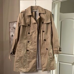 Banana Republic short trench coat. Size 8